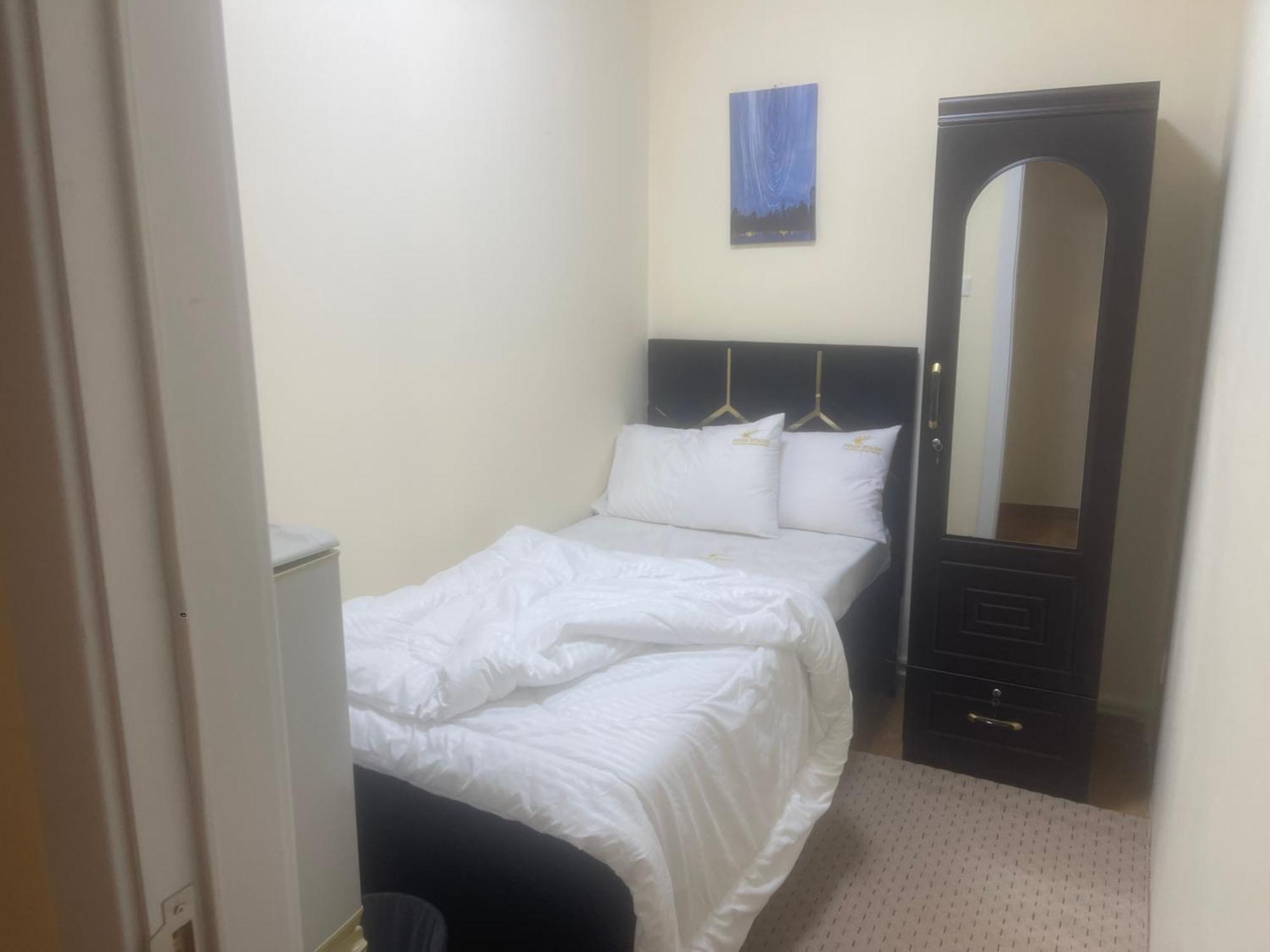 Four Stars Hostel Dubai Esterno foto