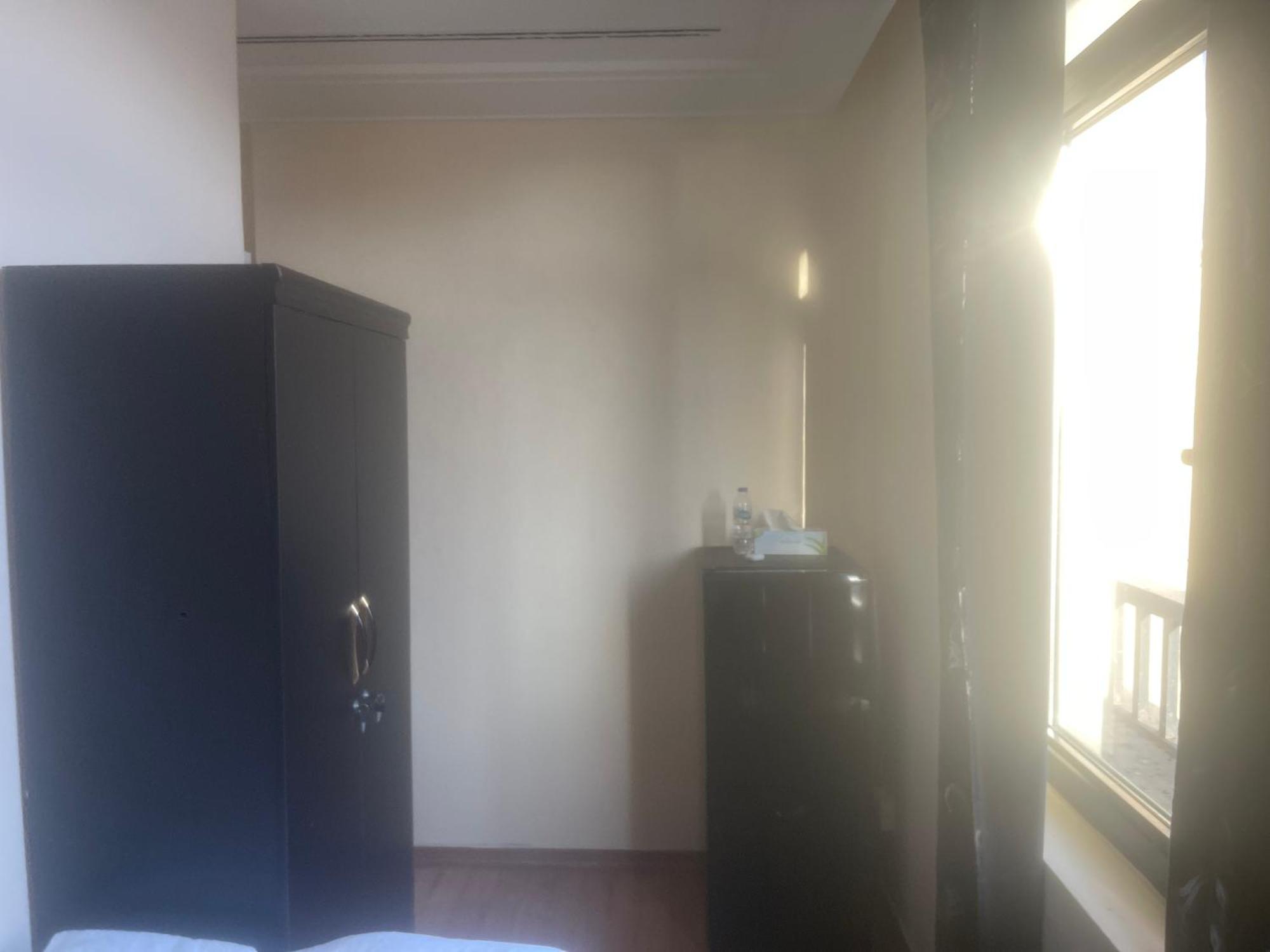 Four Stars Hostel Dubai Esterno foto