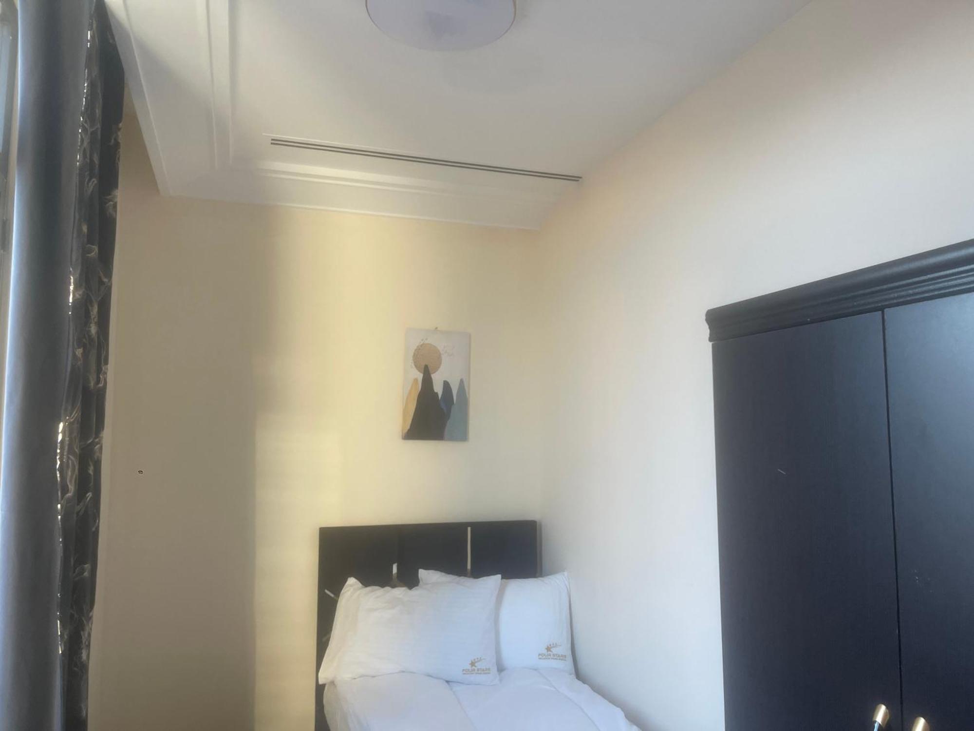 Four Stars Hostel Dubai Esterno foto