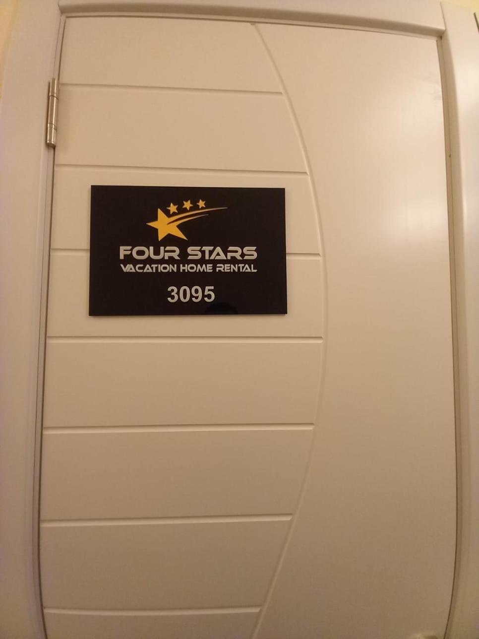 Four Stars Hostel Dubai Esterno foto