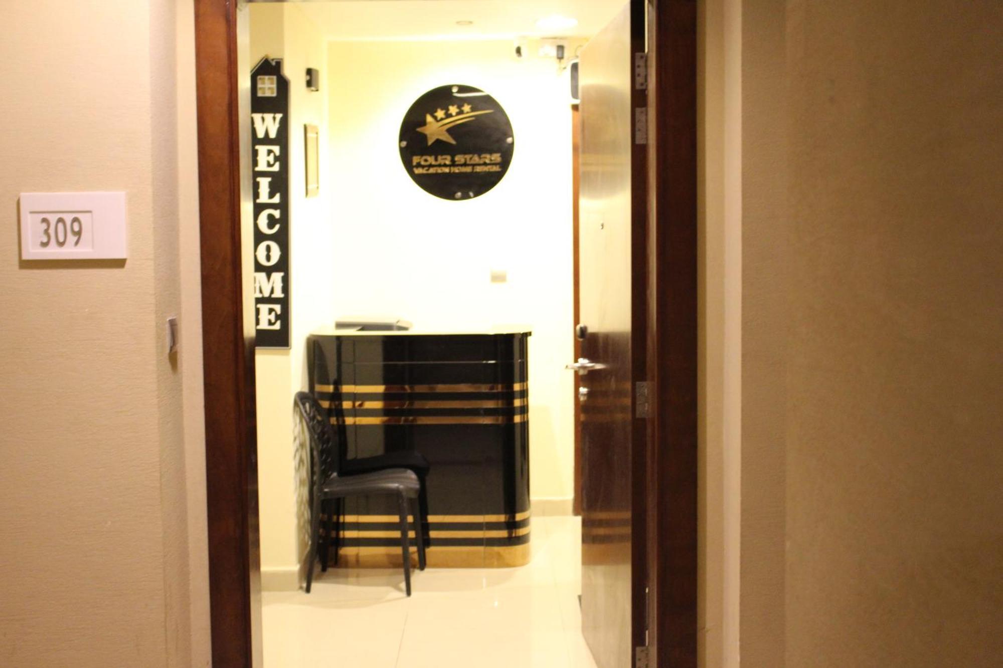 Four Stars Hostel Dubai Esterno foto