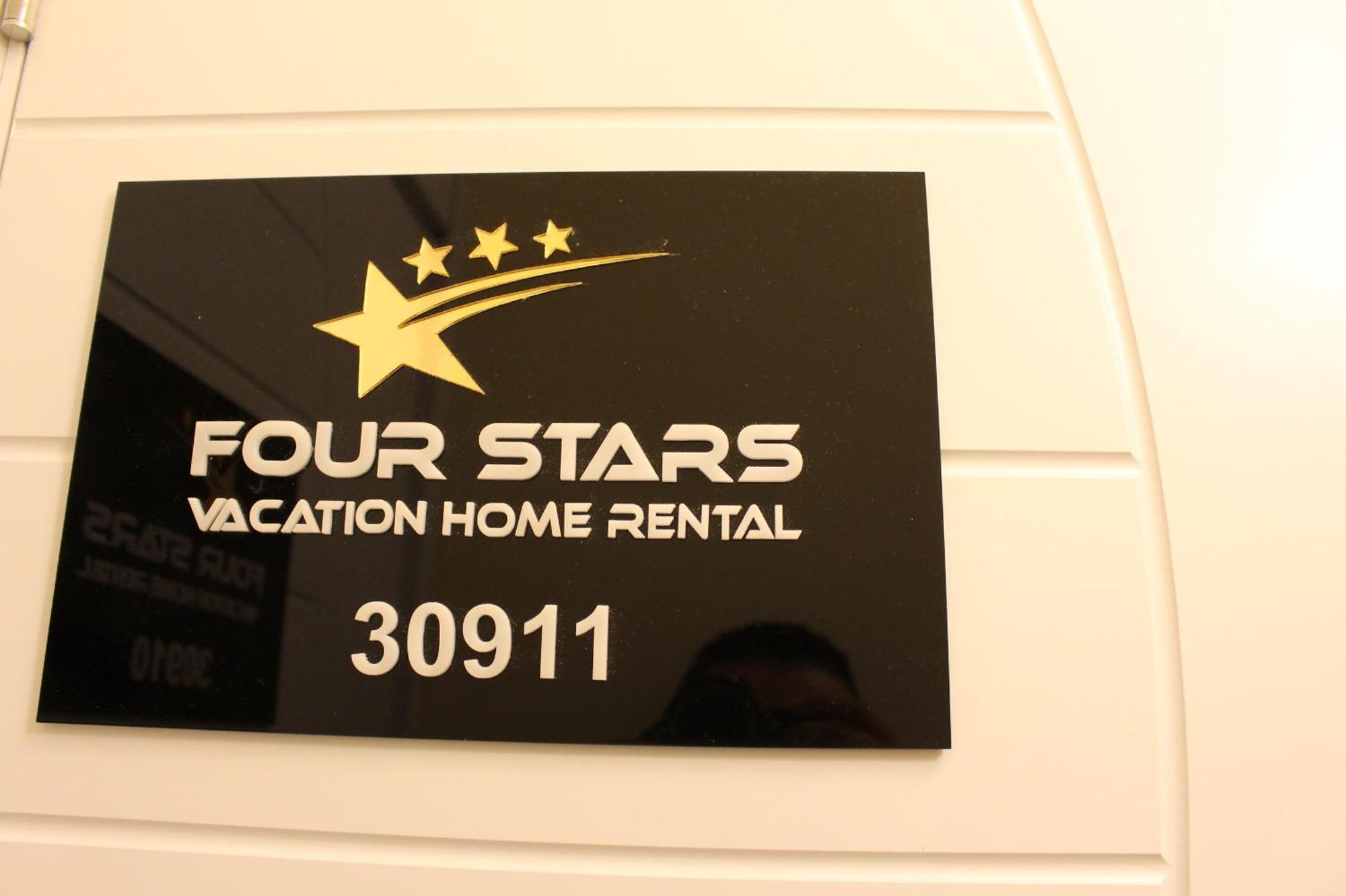Four Stars Hostel Dubai Esterno foto